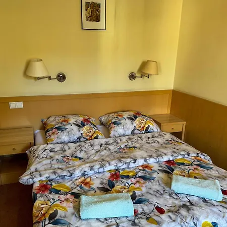 10q - Z6 301a Apartman Varsó